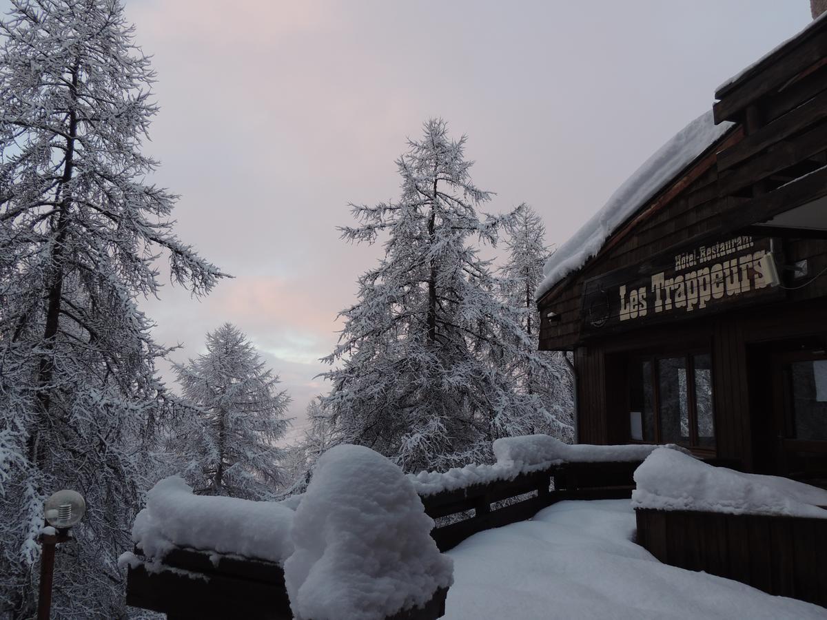 Hotel Les Trappeurs Les Orres Exterior photo