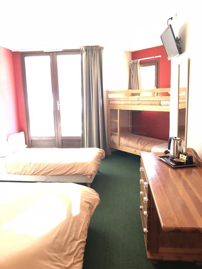 Hotel Les Trappeurs Les Orres Exterior photo